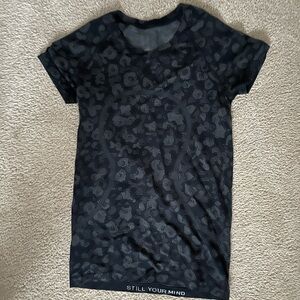 Lululemon swiftly tech short sleeve